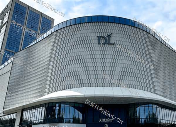 胖东来退租关店影响多大 闭店一天整条街没人出摊 店旁24年摊主表态要跟着走