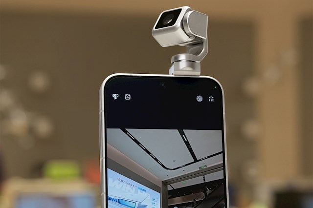 9999元供不应求!荣耀Robot Phone闪电售罄:有人一口气想要20台