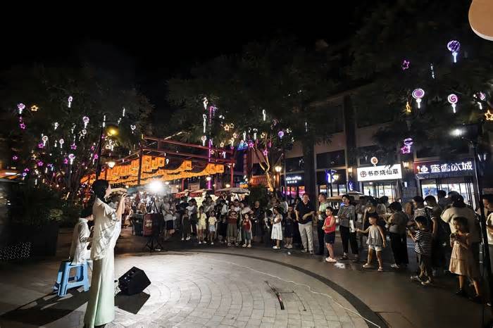成都邛崃市打造“崃·炫舞台”,4年完成街头表演超200场