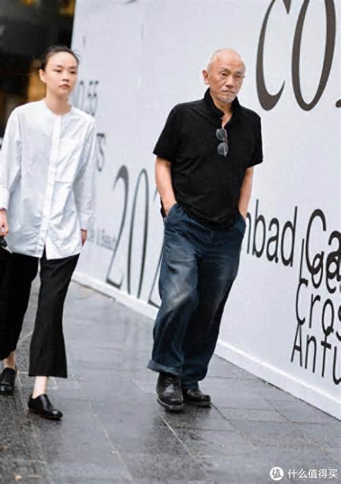 劝老年男人:白发不染,要多戴帽子,看这些爷爷的街拍图就懂了!