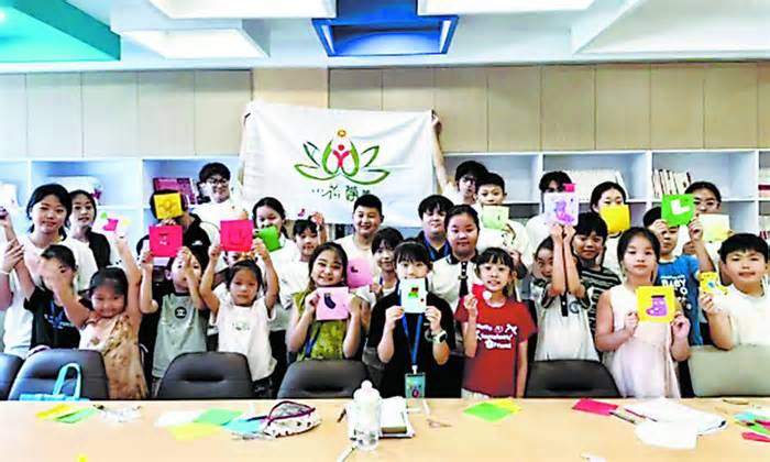 巨野县永丰街道:“小荷学堂”点亮多彩童年