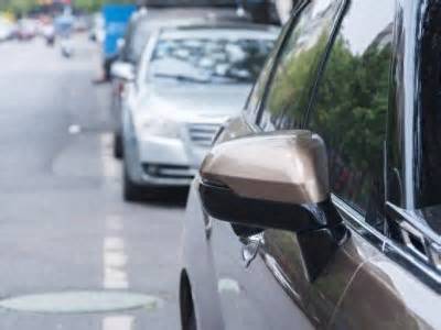 八年双擎车主亲述:省油是真,但这些隐形成本让你重新算账